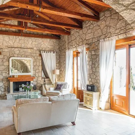 Βίλα Perigiali Sleeps 6 Air Con Wifi